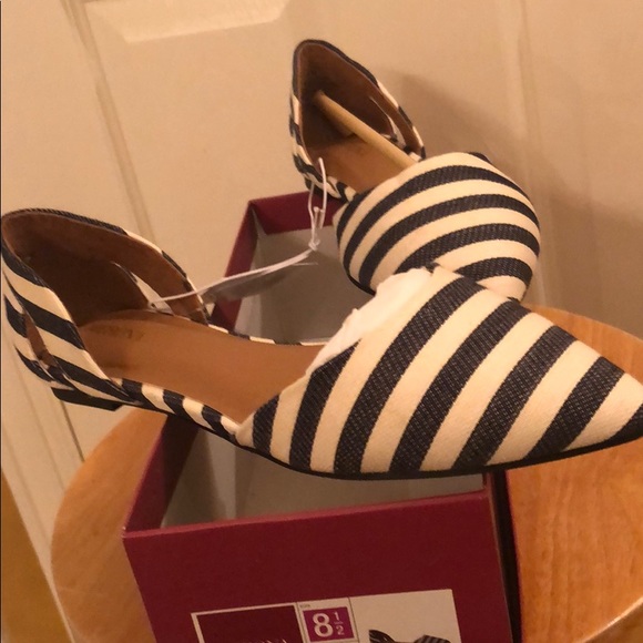 Merona Shoes - ❤️ NWT Flats Navy/Ivory $15 Sz 8.5